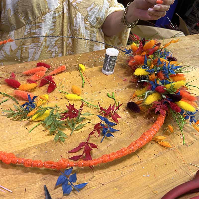 wie binde ich einen Trockenblumenkranz in Düsseldorf